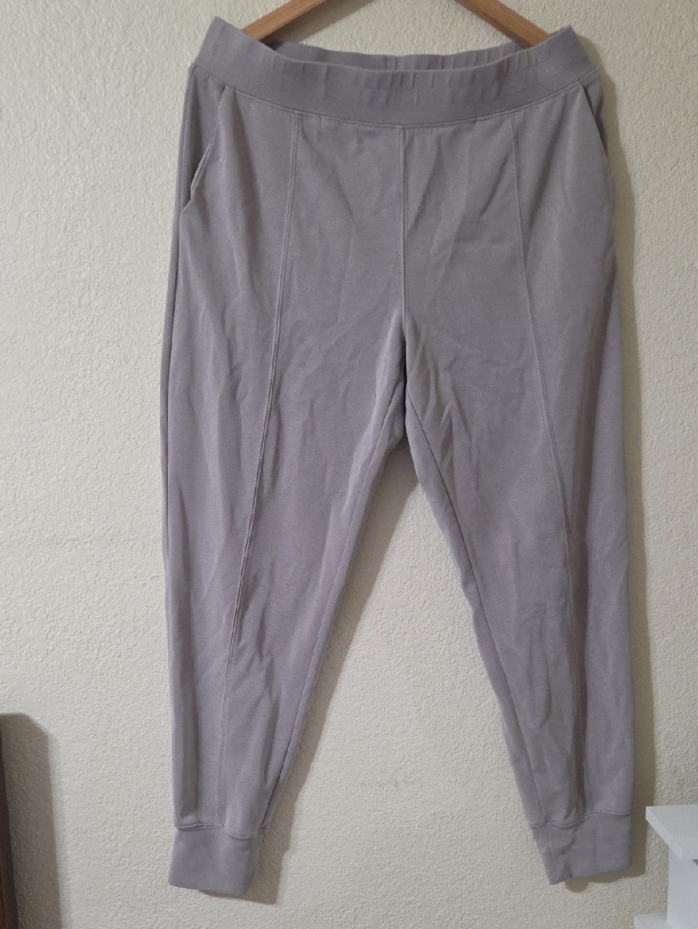 Cable & Gauge Light Gray Women's Pants with Subtle Stitching